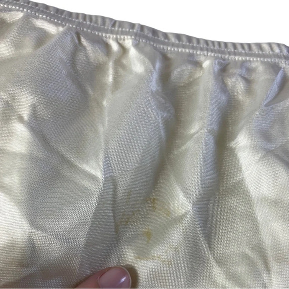 Vintage  Vanity Fair High Waist 100% Nylon Panties Size XXL Deadstock Flawed - Picture 8 of 10